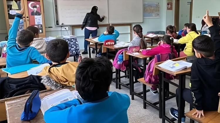 Okullardaki Serbest Kıyafet Uygulaması Sona Erdi!