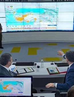 Orman Yangınlarına İlişkin Önemli Toplantı Gerçekleşti! Bakan Yumaklı: Riskleri Göz Önünde Bulundurarak Mücadelemizi Sürdüreceğiz