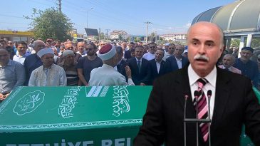 Otomobilin &Ccedil;arpması Sonucu Hayatını Kaybeden Eski Vekil Toprağa Verildi