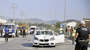 Otomobilin &ccedil;arptığı eski vekil hayatını kaybetti