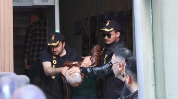 &Ouml;zg&uuml;r &Ouml;zel'e Yumruklu Saldırı Davasında Duruşma 4 Eyl&uuml;l'e Ertelenmiştir
