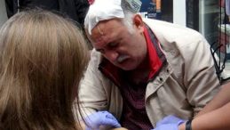 Pazarda Alışveriş Yapan Vatandaşın &Uuml;zerine Demir Direk D&uuml;şt&uuml;