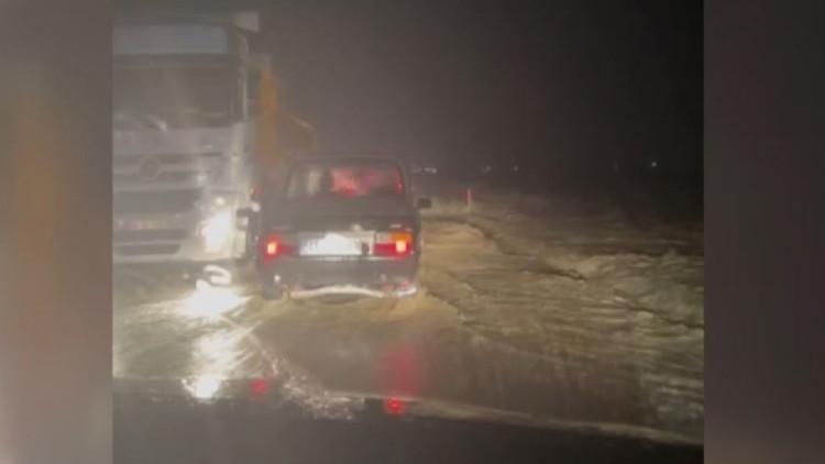 Polatlı'da Sağanak Yağış Sonrası Araçlar Sel Sularına Kapıldı