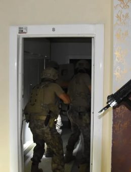 Polisin Düzenlediği Operasyonda Yakalanan 305 Şahıs