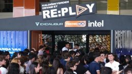 RE:PLAY Heyecanı Excalibur Gücüyle Başladı
