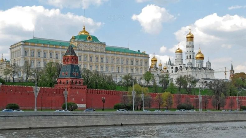Rusya Dışişleri Bakanı'ndan Putin-Zelenskiy Zirvesi Hakkında Açıklama: Gündem Belirlenirse Mümkün Olabilir