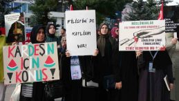 Sağlık Çalışanları 90 Haftadır Gazze İçin Yürüyüşe Geçti