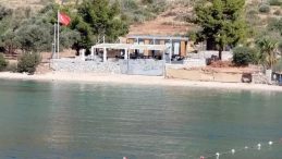 Sahile duvar çekip, denizi bölmüşler
