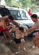 Samsun'da Panik Anları Kavgaya D&ouml;n&uuml;şt&uuml;: Cankurtaran ve Vatandaş Karşı Karşıya Geldi!
