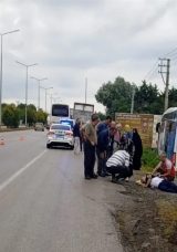 Samsun'da Yolcu Otob&uuml;s&uuml; Kamyonete Branda &Ccedil;ekenlere &Ccedil;arptı: 1 &Ouml;l&uuml;, 1 Ağır Yaralı