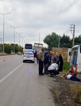 Samsun'da Yolcu Otobüsü Kamyonete Branda Çekenlere Çarptı: 1 Ölü, 1 Ağır Yaralı