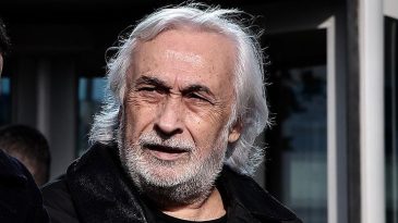 Sanat&ccedil;ı M&uuml;jdat Gezen'e Soruşturma! Emniyette İfade Verdi