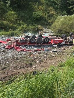 Şarampole Devrilen Tırın İranlı Sürücüsü Hayatını Kaybetti