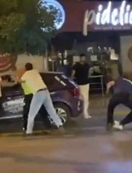 Şehir Eşkıyaları Rahat Durmadı: Trafik Cezası Yazan Polislere Saldırdılar!