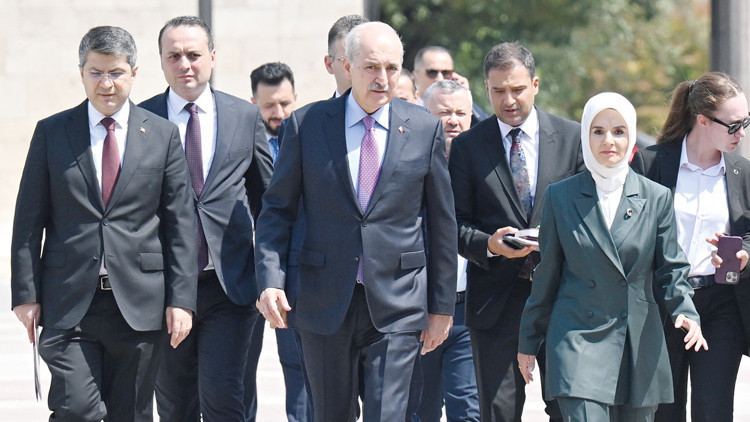 Şehit Yakınları ve Diyarbakır Anneleri TBMM’de Toplandı
