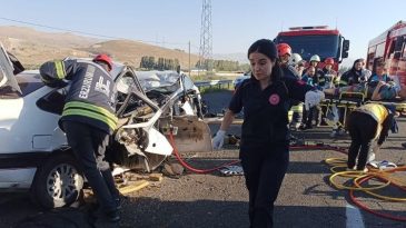 Şerit İhlali Feci Bir Kazaya Neden Oldu: &Ccedil;ok Sayıda &Ouml;l&uuml; ve Yaralı!