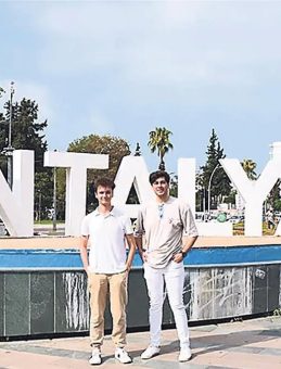Seyahatsever Gençlerin Gözdesi Antalya Oldu