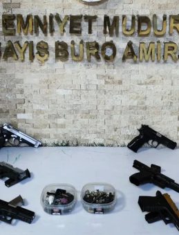 Silahlarla Suçüstü Yakalandılar