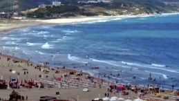 Şile'de Yasağa Rağmen Denize Girenler, Canlarını Tehlikeye Attı!