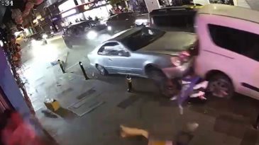 Şişli'de 17 yaşındaki s&uuml;r&uuml;c&uuml; 7 araca &ccedil;arptı: 2 kişi &ouml;l&uuml;mden koşarak kurtuldu