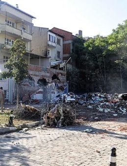 Son Dakika: Bakan Kurum'dan Sındırgı Depreminin Bilançoları Hakkında Açıklama!