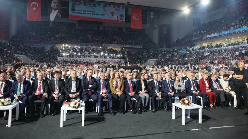 SON DAKİKA | CHP'de Koltuk Mücadelesi Başlıyor! Partili Kaynaklar: ‘Herkesin Gözü Şaibeli Kurultay Davasında’