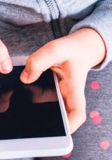 SON DAKİKA | META'dan &Ccedil;ocuk İstismarı Skandalı! ABD'de Yoğun Tepkiler: Cinsel İ&ccedil;erikli Sohbetler Yapan Yapay Zeka Botu Geliştirildi