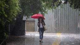 Son Dakika: Meteoroloji İl İl Uyarılarda Bulundu; Sağanak ve Kuvvetli Rüzgar Bekleniyor