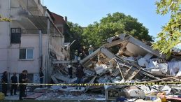 SON DAKİKA | Sındırgı'daki Depremde Yıkılan Binanın Sahibi Gözaltına Alındı