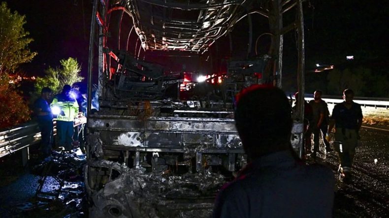 Son Dakika: Yolcu Otobüsü Yandı! Ankara'da Korkutan Anlar: İçerisinde 36 Yolcu Vardı