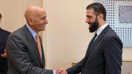Suriye Devlet Başkanı Ahmed eş-Şara, ABD'nin Suriye Özel Temsilcisi Barrack ile bir araya geldi