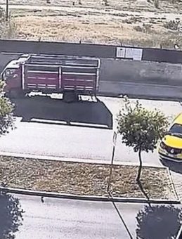 Taksicinin kural hatası, motosikletli genci öldürdü