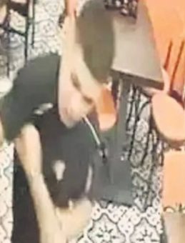 Tartıştığı Gencin Ensesine Bıçak Sapladı