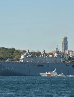 TCG Anadolu Teknofest Mavi Vatan için İstanbul Boğazı’nda! Dosta güven düşmana korku veren tablo