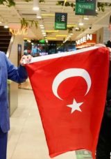 Ter&ouml;rs&uuml;z T&uuml;rkiye Bayrak &Ccedil;ağrısına Uyan &Uuml;mraniye Belediyesi 40 Bin T&uuml;rk Bayrağı Dağıtacak