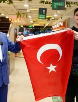 Terörsüz Türkiye Bayrak Çağrısına Uyan Ümraniye Belediyesi 40 Bin Türk Bayrağı Dağıtacak