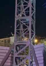 Tosya&rsquo;da Kule Vin&ccedil;te Gerilim: Eşinin Gelmesiyle İkna Olup İndi
