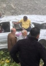 Trabzon'da Minib&uuml;s U&ccedil;uruma Yuvarlandı: 2 &Ouml;l&uuml;, 4 Yaralı