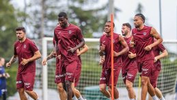 Trabzonspor, sezon hazırlıklarına çift antrenmanla devam etti