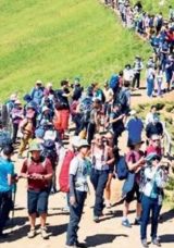 Turistlerden Bunalınca Dağlara Turnike Koydular