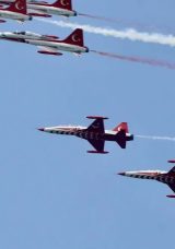 T&uuml;rk Yıldızları, Şehit Pilot Tayfun Kureş Anısına Of Semalarında G&ouml;steri D&uuml;zenledi