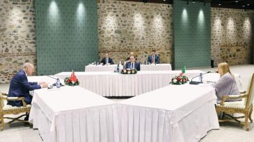 &Uuml;&ccedil;l&uuml; zirve Komşu'yu korkuttu: Meloni Atina'ya sırtını d&ouml;nd&uuml;