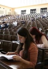 &Uuml;NİVERSİTE KAYIT TAKVİMİ 2025-2026: &Uuml;niversite elektronik ve y&uuml;z y&uuml;ze kayıtları başladı mı, ne zaman başlayacak?