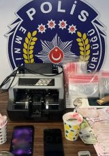 Uyuşturucu Maddelerle Su&ccedil;&uuml;st&uuml; Yakalandılar