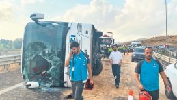 Viraja Hızla Giren Otobüs Devrildi: 4 Ölü, 26 Yaralı