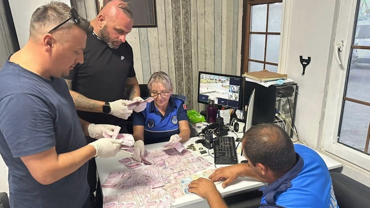 Yalova'da Dilencinin Üzerinden 45 Bin Lira Çıktı