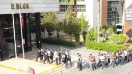 Yasa Dışı Bahise Jandarmadan Müdahale! 5 İlde 43 Şüpheli Yakalandı, 8 Kişi Tutuklandı