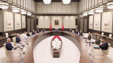 YAŞ&rsquo;tan Sıra Dışı Gelişmeler: TSK&rsquo;da N&ouml;bet Değişimi