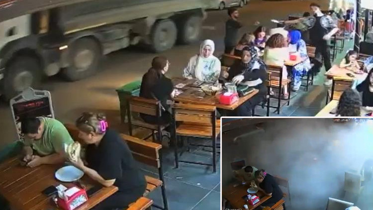 Yemek yerken başlarına gelmeyen kalmadı! Patlayan lastik ortalığı toza buladı