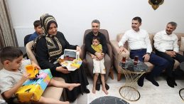 Yeni Evlerine Kavuşan Aileye Misafir Oldu